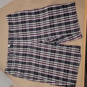 Ann Klein Sport Stretch Shorts, Size 18, EUC. Gray, Pink, White & Black Plaid